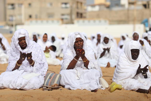 Eid al-Adha prayer on the beach in Dakar DAKAR, SENEGAL - MAY 28: Followers of the Layene order perform the Eid al-Adha prayer dressed in white on the beach in Dakar, Senegal where the first day of Eid al-Adha is being observed today on May 28, 2026. In the Yoff district of the capital Dakar, thousands gathered on the beach around the tomb of Seydina Limamou Laye, the founder of the Layene order, for the Eid prayer. Cem Ozdel Anadolu Dakar Senegal. Editorial use only. Please get in touch for any other usage.  Copyright: x2026xAnadoluxCemxOzdelx