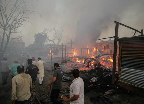 Smoke billows out from the shops as a massive fire engulfs the Rambagh market Amritsar, May 28 (ANI): Smoke billows out from the shops as a massive fire engulfs the Rambagh market, in Amritsar on Thursday. One man died. Amritsar Punjab India Copyright: xANIx ANI_20260528512