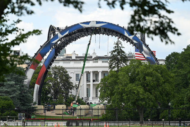 Preparations continue at the White House for UFC marking the 250th anniversary? of US ????? WASHINGTON, D.C. - MAY 28: Preparations are underway for a landmark UFC showcase marking the United States’ 250th founding anniversary, with a large-scale cage and stage infrastructure being installed on the White House South Lawn as part of the celebrations organized by the UFC in Washington, D.C, United States on May 28, 2026. Fatih Aktas Anadolu Washington United States. Editorial use only. Please get in touch for any other usage.  Copyright: x2026xAnadoluxFatihxAktasx