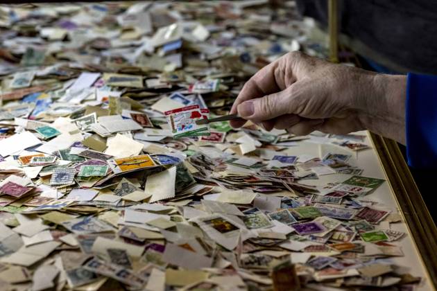May 28, 2026 - Boston, Massachusetts, USA - Held once every ten years, the Boston 2026 World Expo attracts thousands of stamp collectors with its dealers, displays and presentations about the hobby and business of philately. Boston USA - ZUMAce6_ 20260528_zaf_ce6_019 Copyright: xBrianxCahnx