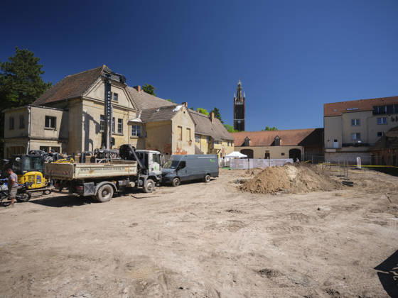 DEU, Sachsen-Anhalt, Wörlitz, 2026-05-27: Gelbes Haus, hier soll das geplante Besucherzentrum entstehen, 1. Spatenstichs für das Besucherzentrum des Gartenreichs Dessau-Wörlitz, anlässlich des 1. Spatenstichs für das Besucherzentrum des Unesco Welterbes Gartenreich Dessau-Wörlitz, Kultur, Politik, MFdig