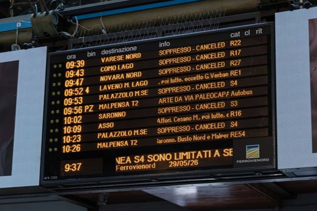 IPA85153766 - Milan, 29 05 26, National local transport strike, train disruptions at Cadorna station. Red Metro regular.  Copyright: xGiuliaxSciaccax xGiuliaxSciaccax 85153766
