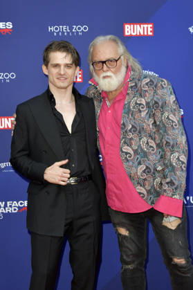 Giulio Brizzi mit Gast bei der Verleihung der Bunte New Faces Awards Film 2026 im Delphi Filmpalast. Berlin, 28.05.2026