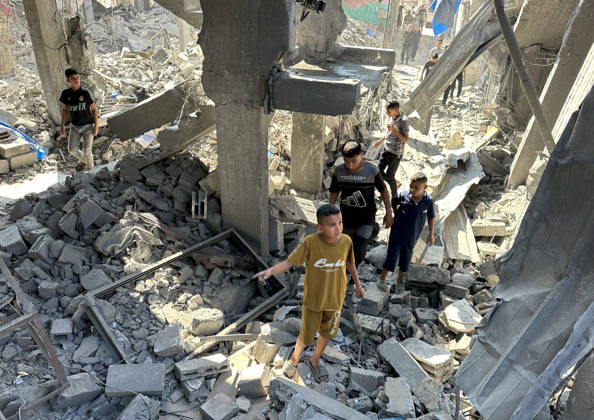 Palestinians Inspect House Hit in Israeli Strike in Gaza City Palestinians inspect the site of an Israeli strike on a house, which was pre-warned by the Israeli military to evacuate before the strike was carried out late on Thursday, at Shati (Beach) refugee camp in Gaza City, May 29, 2026. Photo by Mekael Bhar apaimages Gaza city Gaza Strip Palestinian Territory 290526_Gaza_MB_00(17) Copyright: xapaimagesxMekaelxBharx xapaimagesx