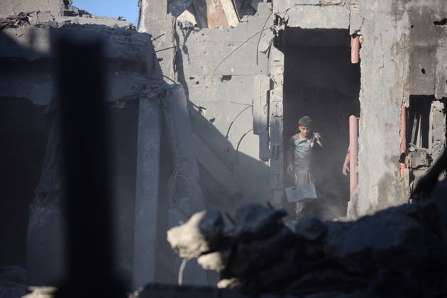 Palestinians Inspect House Hit in Israeli Strike in Gaza City Palestinians inspect the site of an Israeli strike on a house, which was pre-warned by the Israeli military to evacuate before the strike was carried out late on Thursday, at Shati (Beach) refugee camp in Gaza City, May 29, 2026. Photo by Mekael Bhar apaimages Gaza city Gaza Strip Palestinian Territory 290526_Gaza_MB_00(8) Copyright: xapaimagesxMekaelxBharx xapaimagesx