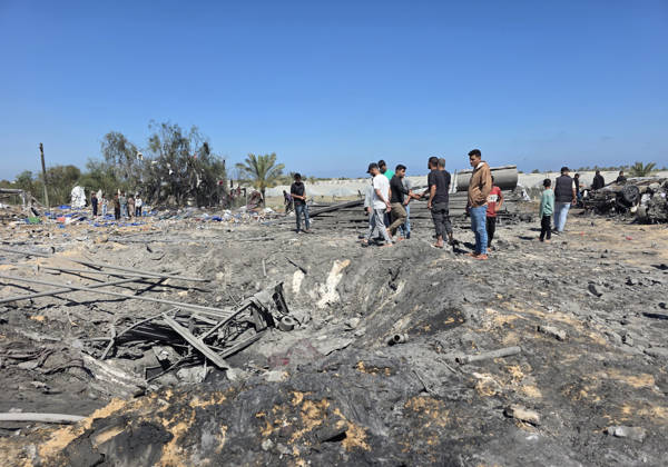 Palestinians Inspect Site of Israeli Strike in Khan Younis Palestinians inspect the site of an Israeli strike in Khan Younis, southern Gaza Strip, Friday, May 29, 2026. Photo by Tariq Mohammad APA Images Khan Yunis Gaza Strip Palestinian Territory 290526_Khan_Yunis_APA_00(1) Copyright: xapaimagesxTariqxMohammad xapaimagesx