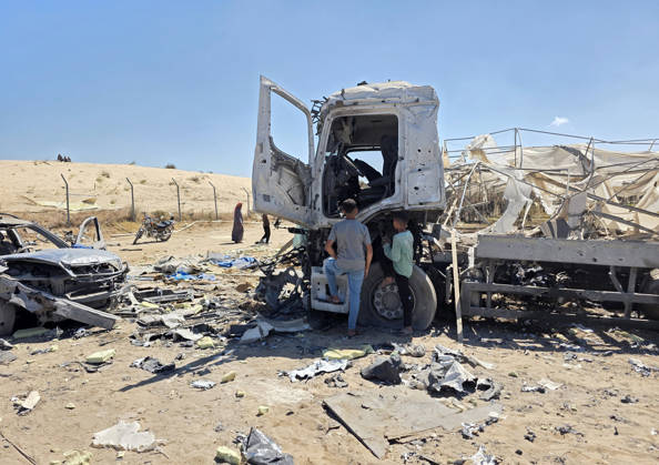 Palestinians Inspect Site of Israeli Strike in Khan Younis Palestinians inspect the site of an Israeli strike in Khan Younis, southern Gaza Strip, Friday, May 29, 2026. Photo by Tariq Mohammad APA Images Khan Yunis Gaza Strip Palestinian Territory 290526_Khan_Yunis_APA_00(28) Copyright: xapaimagesxTariqxMohammad xapaimagesx