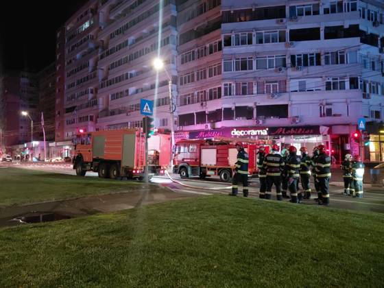 Emergency teams respond after drone debris hits building in Romania GALATI, ROMANIA - MAY 29: (----EDITORIAL USE ONLY MANDATORY CREDIT - MINISTRY OF INTERNAL AFFAIRS ROMANIA HANDOUT - NO MARKETING NO ADVERTISING CAMPAIGNS - DISTRIBUTED AS A SERVICE TO CLIENTS----) Emergency response teams and firefighters arrive at the scene after debris from drone struck a building in the southeastern city of Galati, Romania, causing damage in the area, on May 29, 2026. A drone crashed into a residential building in the southeastern Romanian city of Galati near the border with Ukraine, injuring two people and triggering a fire, authorities said Friday. The Romanian General Inspectorate for Emergency Situations stated in a Facebook post that the drone s  Copyright: x2026xAnadoluxMinistryxofxInternalxAffairsxRomaniax xHandoutx