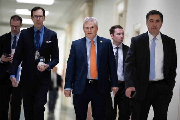 Bondi Deposition TW UNITED STATES - MAY 29: Chairman James Comer, R-Ky., center, arrives to speak with reporters before former Attorney General Pam Bondi sat for House Oversight and Government Reform Committee deposition about the Jeffrey Epstein files, in Rayburn building on Friday, May 29, 2026. (Tom Williams CQ Roll Call) Washington DC United States EDITORIAL USE ONLY Copyright: x2026xCQ-RollxCall,xInc.x TomxWilliamsx rollcallpix171260