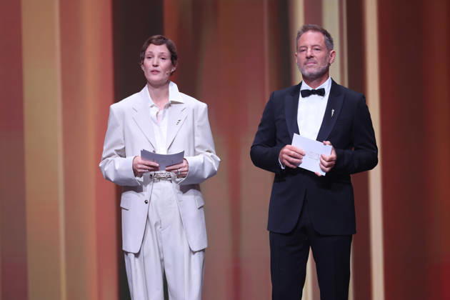 DEUTSCHER FILMPREIS 2026 - SHOW Vicky Krieps und Florian Gallenberger bei der Verleihung DEUTSCHER FILMPREIS 2026 in Berlin Copyright: xEventpressxFuhrx