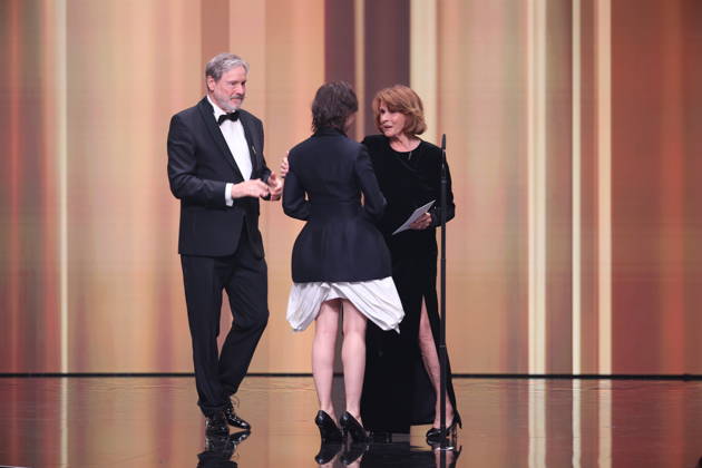 DEUTSCHER FILMPREIS 2026 - SHOW Senta Berger & Michael Wittenborn und Gewinnerin Lena Urzendowsky BESTE WEIBLICHE NEBENROLLE bei der Verleihung DEUTSCHER FILMPREIS 2026 in Berlin Copyright: xEventpressxFuhrx