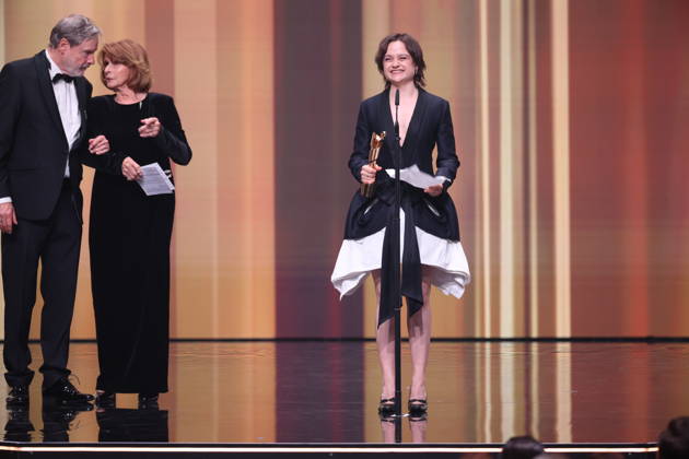 DEUTSCHER FILMPREIS 2026 - SHOW Senta Berger & Michael Wittenborn und Gewinnerin Lena Urzendowsky BESTE WEIBLICHE NEBENROLLE bei der Verleihung DEUTSCHER FILMPREIS 2026 in Berlin Copyright: xEventpressxFuhrx