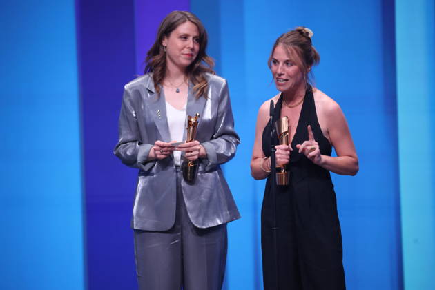 DEUTSCHER FILMPREIS 2026 - SHOW BESTES MASKENBILD Gewinnerinen Anne-Marie Walther, Irina Schwarz Â· IN DIE SONNE SCHAUEN bei der Verleihung DEUTSCHER FILMPREIS 2026 in Berlin Copyright: xEventpressxFuhrx