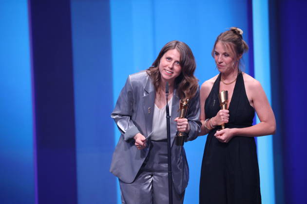DEUTSCHER FILMPREIS 2026 - SHOW BESTES MASKENBILD Gewinnerinen Anne-Marie Walther, Irina Schwarz Â· IN DIE SONNE SCHAUEN bei der Verleihung DEUTSCHER FILMPREIS 2026 in Berlin Copyright: xEventpressxFuhrx