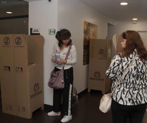 ELECTIONS COLOMBIAN CONSULATE Quito, Friday, May 29, 2026 Colombian Consulate in Quito, receives its citizens to vote in the 2026 presidential elections Photos API Rolando Enriquez Quito Pichincha Ecuador POL ELECTIONSCONSULATECOLOMBIA 9d343ac348babd0c4df026216804691e Copyright: xROLANDOxENRIQUEZx