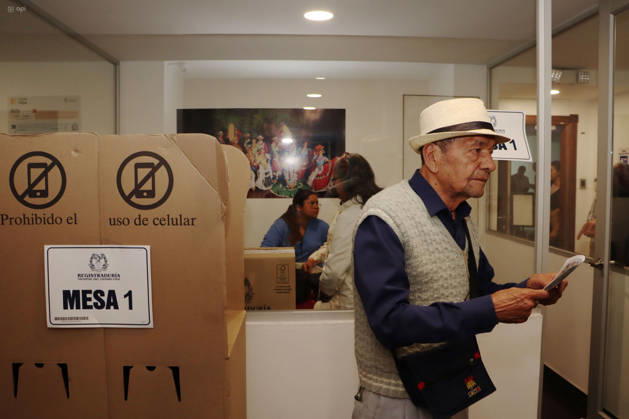 ELECTIONS COLOMBIAN CONSULATE Quito, Friday, May 29, 2026 Colombian Consulate in Quito, receives its citizens to vote in the 2026 presidential elections Photos API Rolando Enriquez Quito Pichincha Ecuador POL ELECTIONSCONSULATECOLOMBIA d679166c4982375eed6488ad816eeb39 Copyright: xROLANDOxENRIQUEZx