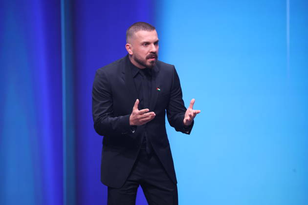 DEUTSCHER FILMPREIS 2026 - SHOW Edin Hasanovic Laudator BESTE MÄNNLICHE NEBENROLLE bei der Verleihung DEUTSCHER FILMPREIS 2026 in Berlin Copyright: xEventpressxFuhrx