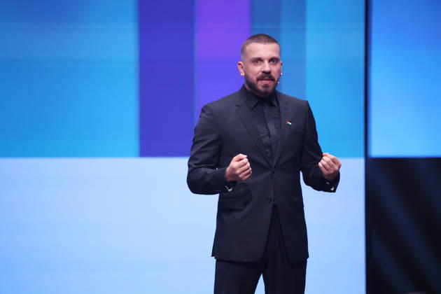 DEUTSCHER FILMPREIS 2026 - SHOW Edin Hasanovic Laudator BESTE MÄNNLICHE NEBENROLLE bei der Verleihung DEUTSCHER FILMPREIS 2026 in Berlin Copyright: xEventpressxFuhrx