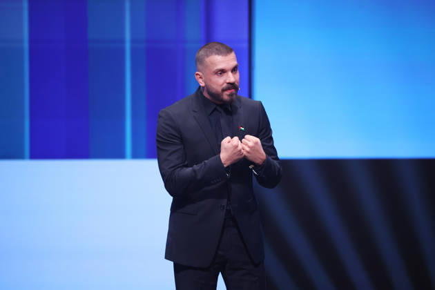 DEUTSCHER FILMPREIS 2026 - SHOW Edin Hasanovic Laudator BESTE MÄNNLICHE NEBENROLLE bei der Verleihung DEUTSCHER FILMPREIS 2026 in Berlin Copyright: xEventpressxFuhrx