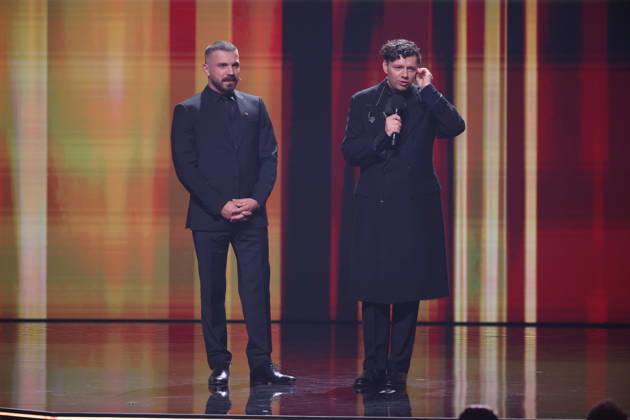 DEUTSCHER FILMPREIS 2026 - SHOW Edin Hasanovic Laudator BESTE MÄNNLICHE NEBENROLLE und Christian Friedel bei der Verleihung DEUTSCHER FILMPREIS 2026 in Berlin Copyright: xEventpressxFuhrx
