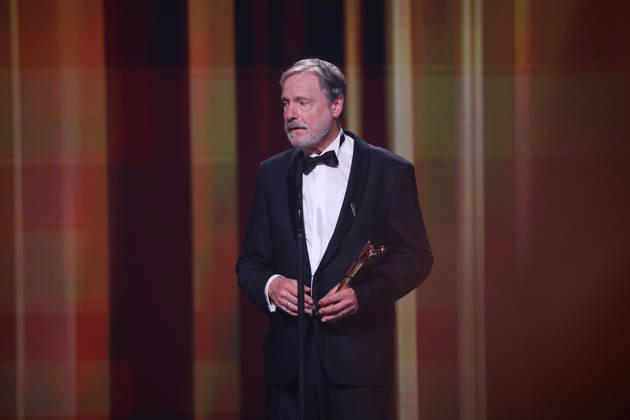 DEUTSCHER FILMPREIS 2026 - SHOW Michael Wittenborn Â· ACH, DIESE LÜCKE, DIESE ENTSETZLICHE LÜCKE - BESTE MÄNNLICHE NEBENROLLE und Christian Friedel bei der Verleihung DEUTSCHER FILMPREIS 2026 in Berlin Copyright: xEventpressxFuhrx