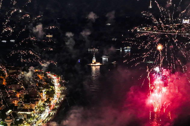 573rd anniversary of the conquest of Istanbul ISTANBUL, TURKIYE - MAY 29: Maiden s Tower is seen as fireworks show illuminates the sky over the Bosphorus as part of the events celebrating the 573rd anniversary of the conquest of Istanbul, Turkiye, on May 29, 2026, Muhammed Enes Yildirim Anadolu Istanbul Turkey. Editorial use only. Please get in touch for any other usage. Copyright: x2026xAnadoluxMuhammedxEnesxYildirimx