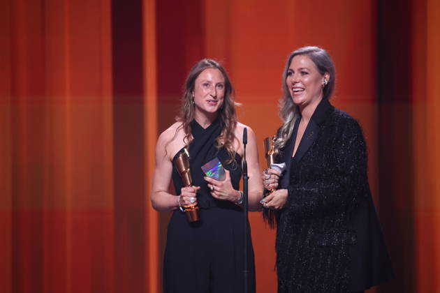 DEUTSCHER FILMPREIS 2026 - SHOW Gewinnerinnen Cosima Vellenzer, Maike Kiefer (Set Dec) Â· IN DIE SONNE SCHAUEN BESTES SZENENBILD bei der Verleihung DEUTSCHER FILMPREIS 2026 in Berlin Copyright: xEventpressxFuhrx