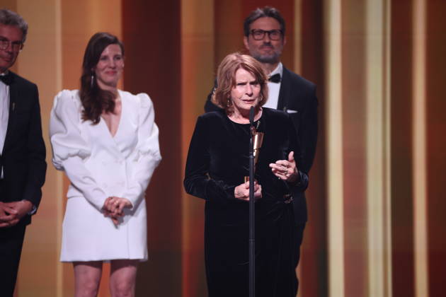 DEUTSCHER FILMPREIS 2026 - SHOW Ingo Fliess, Mia Maariel Meyer u. Simon Verhoeven Laudator:innen und Senta Berger Â· ACH, DIESE LÜCKE, DIESE ENTSETZLICHE LÜCKE - BESTE WEIBLICHE HAUPTROLLE bei der Verleihung DEUTSCHER FILMPREIS 2026 in Berlin Copyright: xEventpressxFuhrx