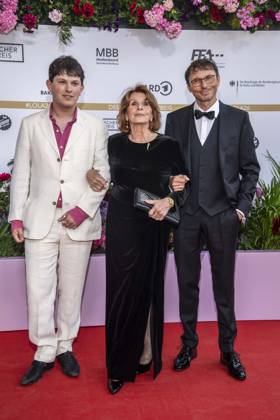 ABB FILMPREIS- Senta Berger und ihr Sohn Luca Verhoeven zu Gast auf dem roten Teppich bei der Verleihung des Deutschen Filmpreis Lola 26 am Palais am Funkturm am 29.05.2026 in Berlin Berlin Deutschland