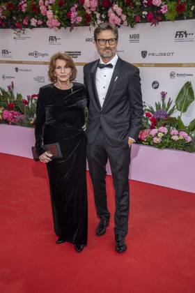 ABB FILMPREIS- Senta Berger und ihr Sohn Simon Verhoeven zu Gast auf dem roten Teppich bei der Verleihung des Deutschen Filmpreis Lola 26 am Palais am Funkturm am 29.05.2026 in Berlin Berlin Deutschland