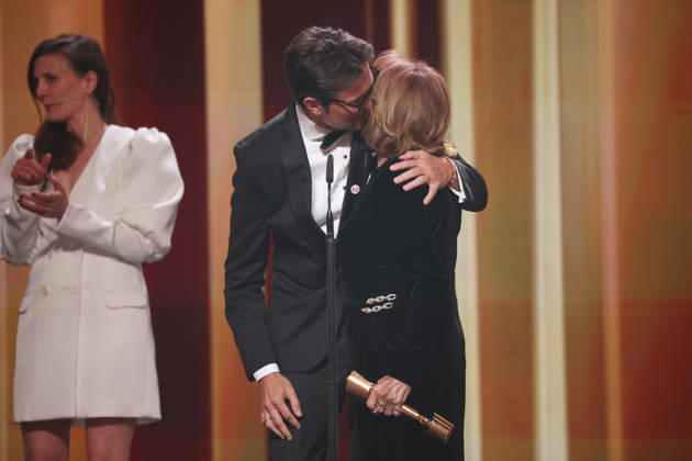DEUTSCHER FILMPREIS 2026 - SHOW Ingo Fliess, Mia Maariel Meyer u. Simon Verhoeven Laudator:innen und Senta Berger Â· ACH, DIESE LÜCKE, DIESE ENTSETZLICHE LÜCKE - BESTE WEIBLICHE HAUPTROLLE bei der Verleihung DEUTSCHER FILMPREIS 2026 in Berlin Copyright: xEventpressxFuhrx