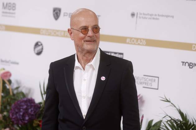 29.05.2026, Christian Berkel, mit Abzeichen Hands protection Star of David, bei der Verleihung des Deutscher Filmpreis, 2026, Lola, in Berlin, Roter Teppich,