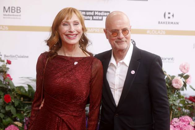 29.05.2026, Andrea Sawatzki, Christian Berkel, mit Abzeichen Hands protection Star of David, bei der Verleihung des Deutscher Filmpreis, 2026, Lola, in Berlin, Roter Teppich,