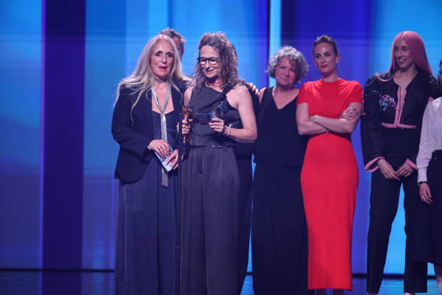 DEUTSCHER FILMPREIS 2026 - SHOW Collien Fernandes Laudatorin und SIRI HUSTVEDT DANCE AROUND THE SELF Produktion: Irene Höfer âˆ™ Medea Film Factory, Dschoint Ventschr Filmproduktion, Regie: Sabine Lidl - BESTER DOKUMENTARFILM bei der Verleihung DEUTSCHER FILMPREIS 2026 in Berlin Copyright: xEventpressxFuhrx