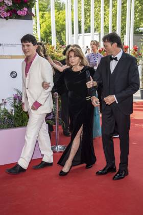 ABB FILMPREIS- Senta Berger und ihr Sohn Luca Verhoeven zu Gast auf dem roten Teppich bei der Verleihung des Deutschen Filmpreis Lola 26 am Palais am Funkturm am 29.05.2026 in Berlin Berlin Deutschland