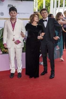 ABB FILMPREIS- Senta Berger und ihr Sohn Luca Verhoeven zu Gast auf dem roten Teppich bei der Verleihung des Deutschen Filmpreis Lola 26 am Palais am Funkturm am 29.05.2026 in Berlin Berlin Deutschland