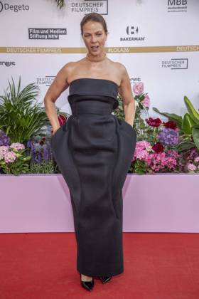 ABB FILMPREIS- Jessica Schwarz zu Gast auf dem roten Teppich bei der Verleihung des Deutschen Filmpreis Lola 26 am Palais am Funkturm am 29.05.2026 in Berlin Berlin Deutschland