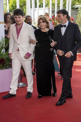 ABB FILMPREIS- Senta Berger und ihr Sohn Luca Verhoeven zu Gast auf dem roten Teppich bei der Verleihung des Deutschen Filmpreis Lola 26 am Palais am Funkturm am 29.05.2026 in Berlin Berlin Deutschland