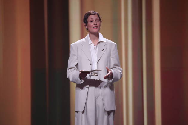 DEUTSCHER FILMPREIS 2026 - SHOW BESTER FILM: StM. Wolfram Weimer, Vicky Krieps & Florian Gallenberger bei der Verleihung DEUTSCHER FILMPREIS 2026 in Berlin Copyright: xEventpressxFuhrx