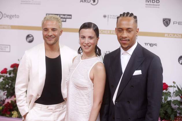 29.05.2026, Kostja Ullmann, Aylin Tezel and Jerry Hoffmann , bei der Verleihung des Deutscher Filmpreis, 2026, Lola, in Berlin, Roter Teppich,