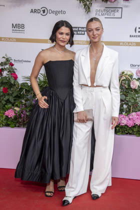 ABB FILMPREIS- Tomomi Themann und Lilly Krug zu Gast auf dem roten Teppich bei der Verleihung des Deutschen Filmpreis Lola 26 am Palais am Funkturm am 29.05.2026 in Berlin Berlin Deutschland