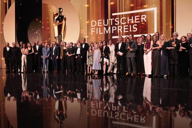 Finales Abschlussbild bei der Deutscher Filmpreis Verleihung am 29.05.2026 in Berlin Final on stage during the 76h Lola - German Film Award at Theater am Potsdamer Platz on May 29, 2026 in Berlin, Germany Deutscher Filmpreis in Berlin - Gewinner bei der Aftershowparty