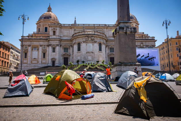May 30, 2026, Rome, Rm, Italy: Extinction Rebellion activists are launching a 24-hour rally in Piazza dell Esquilino, just days before the 80th anniversary of the Italian Republic on June 2nd. They say: there is nothing to celebrate as long as rights, justice, and dignity continue to be denied. Oil extraction is imposed through violence and war to produce ever more energy, further increasing inequality. Activists occupy the square with tents. Rome Italy  - ZUMAg256 20260530_znp_g256_001 Copyright: xMarcoxDixGianvitox