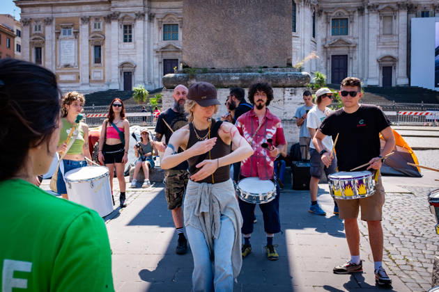May 30, 2026, Rome, Rm, Italy: Extinction Rebellion activists are launching a 24-hour rally in Piazza dell Esquilino, just days before the 80th anniversary of the Italian Republic on June 2nd. They say: there is nothing to celebrate as long as rights, justice, and dignity continue to be denied. Oil extraction is imposed through violence and war to produce ever more energy, further increasing inequality. Rome Italy - ZUMAg256 20260530_znp_g256_006 Copyright: xMarcoxDixGianvitox