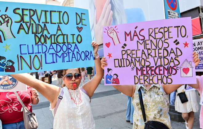 May 30, 2026, Madrid, Madrid, SPAIN: Home Care Service (SAD) workers take part in a protest at Puerta del Sol in Madrid, Spain. Participants gathered to demonstrate and express their demands regarding the Home Care Service sector. Madrid SPAIN - ZUMAz108 20260530_znp_z108_026 Copyright: xRichardxZubelzux