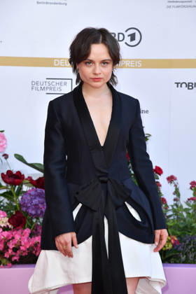 Lena Urzendowsky bei der Verleihung des Deutschen Filmpreises Lola im Palais am Funkturm Messe in Berlin am 29.05.2026