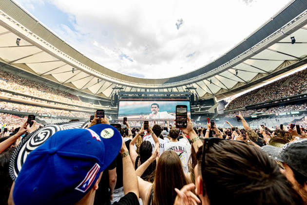 Bad Bunny performs at the Metropolitano Madrid Hundreds of people during a concert by singer Bad Bunny, at the Riyadh Air Metropolitano, on May 30, 2026, in Madrid Spain The Puerto Rican artist will perform ten concerts in the capital between May 30 and June 15 as part of his DeBÍ TiRAR MáS FOToS World Tour 30 MAY 2026 CONCERT MUSIC PUERTO RICO PUERTO RICO PUERTORRIQUEÑO SINGER DTMF TOUR WORLD TOUR Madrid Madrid Madrid Espana Copyright: xRicardoxRubiox 7561194