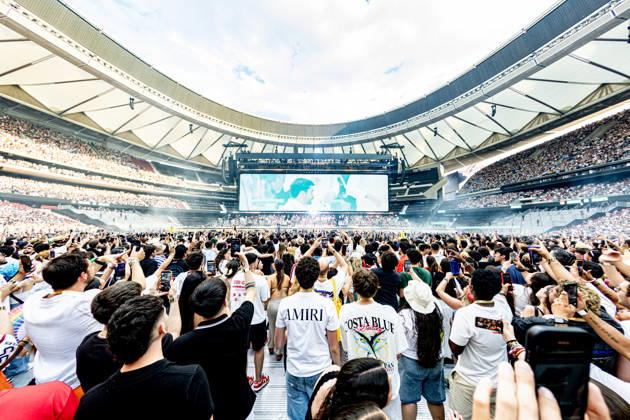 Bad Bunny performs at the Metropolitano Madrid Hundreds of people during a concert by singer Bad Bunny, at the Riyadh Air Metropolitano, on May 30, 2026, in Madrid Spain The Puerto Rican artist will perform ten concerts in the capital between May 30 and June 15 as part of his DeBÍ TiRAR MáS FOToS World Tour 30 MAY 2026 CONCERT MUSIC PUERTO RICO PUERTO RICO PUERTORRIQUEÑO SINGER DTMF TOUR WORLD TOUR Madrid Madrid Madrid Espana Copyright: xRicardoxRubiox 7561195