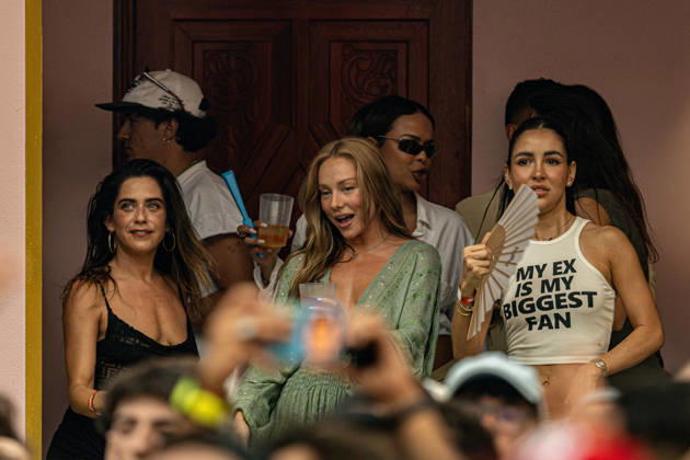Bad Bunny performs at the Metropolitano Madrid Actresses María León i and Ester Expósito c during a concert by singer Bad Bunny, at the Riyadh Air Metropolitano, on May 30, 2026, in Madrid Spain The Puerto Rican artist will perform ten concerts in the capital between May 30 and June 15 as part of his DeBÍ TiRAR MáS FOToS World Tour 30 MAY 2026 CONCERT MUSIC PUERTO RICO PUERTO RICO PUERTORRIQUEÑO SINGER DTMF TOUR WORLD TOUR Madrid Madrid Madrid Espana Copyright: xRicardoxRubiox 7561202