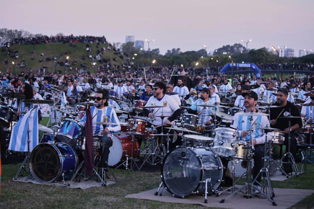 Drummers seek the Guinness World Record with more than 400 drums playing simultaneously in Buenos Aires BUENOS AIRES, ARGENTINA - MAY 30: More than 400 drummers perform simultaneously during the new edition of the Baterias a la Plaza festival at Parque Arroyo Vega in Buenos Aires, Argentina, on May 30, 2026. The event gathered musicians from across the country to share a unique open-air musical experience alongside influential figures of the Argentine drumming scene, as participants played synchronized patterns to create a collective soundscape. Luciano Gonzalez Anadolu Buenos Aires Argentina. Editorial use only. Please get in touch for any other usage.  Copyright: x2026xAnadoluxLucianoxGonzalezx